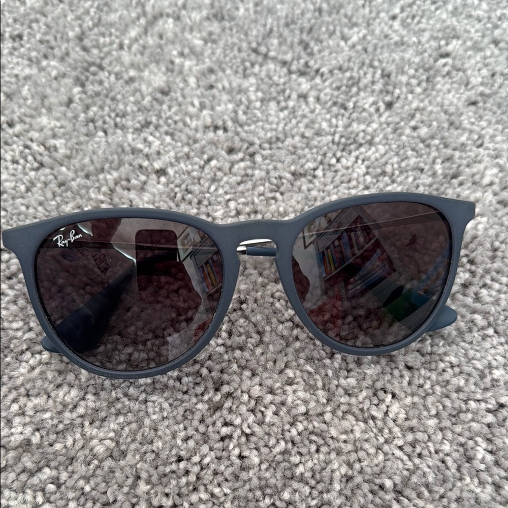 Chic Blue Ray-Ban Sunglasses
